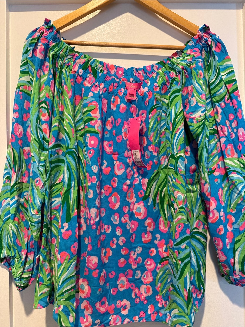 NWT Women’s Lilly Pulitzer Blue Off-Shoulder Tropical Print Blouse, Size L. - Picture 4 of 4
